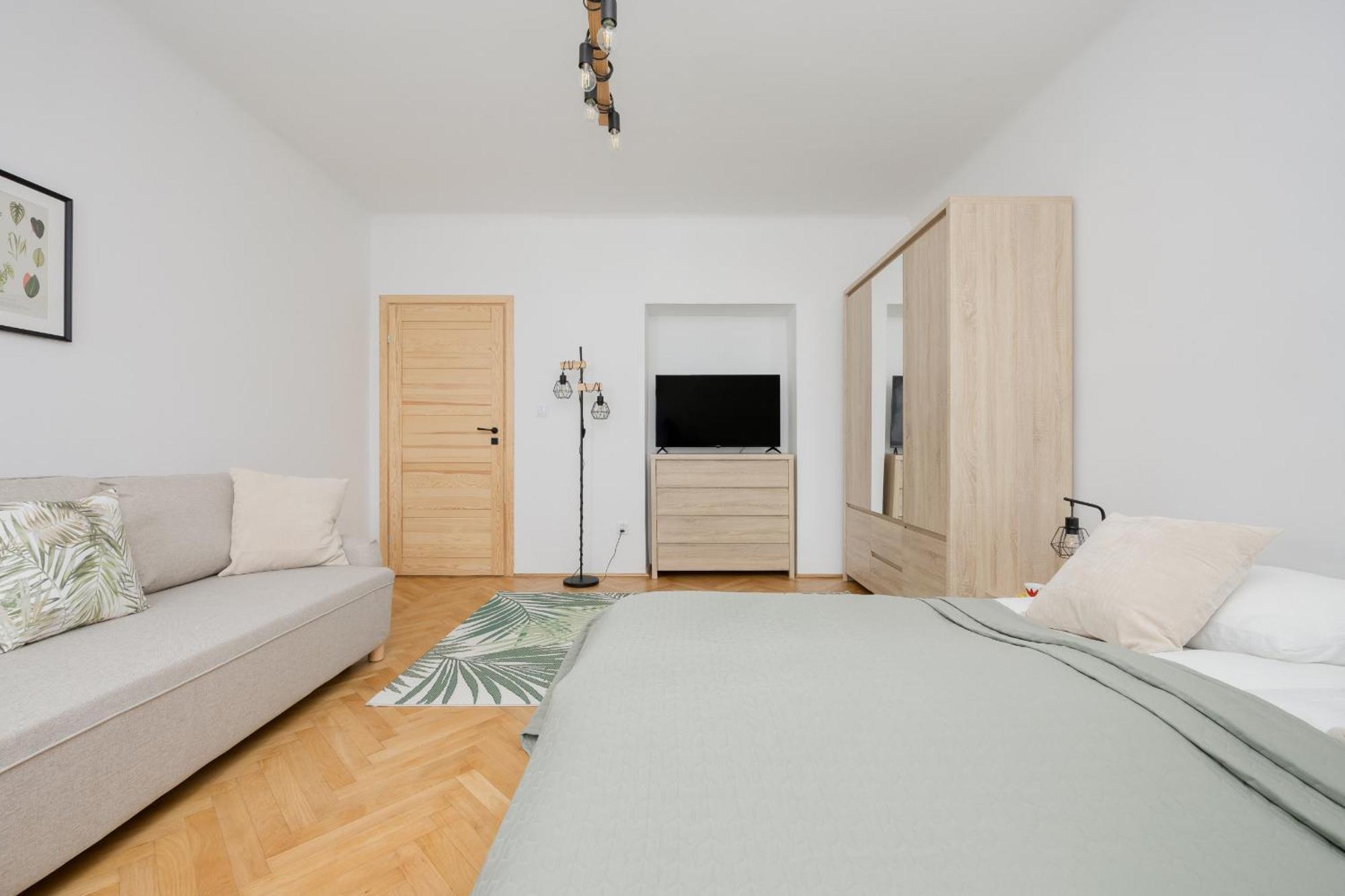 Spacious Apartment For 6 People Near The Old Town By Noclegi Renters Varsovia Exterior foto